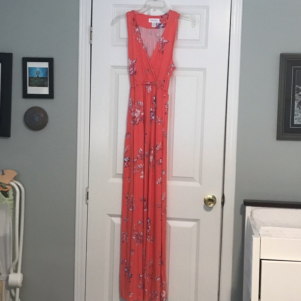 Motherhood maternity long maxi dress halter cut with cinch tie waist.